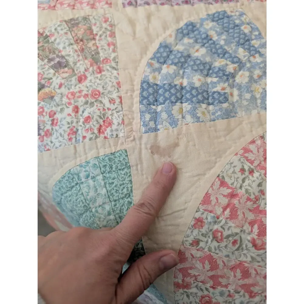 Vintage Seashell Fan Quilt Hand Stitched Scalloped 98x75 Bedspread ARCH QUILT NY